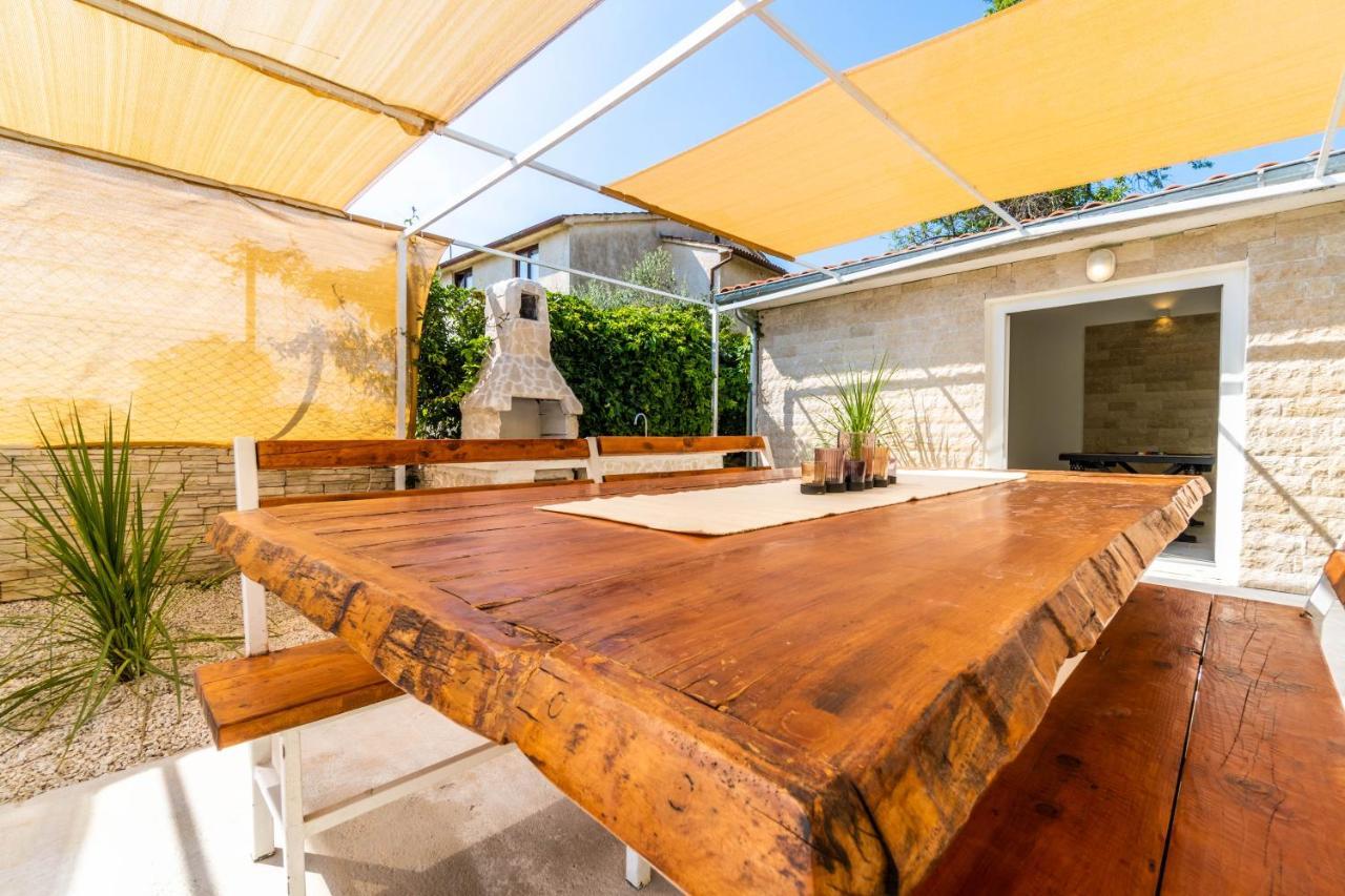 Villa Ostone Pula Extérieur photo