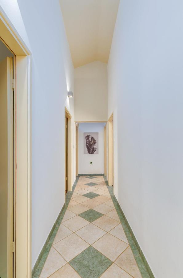 Villa Ostone Pula Extérieur photo